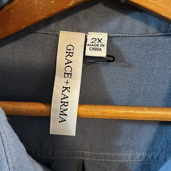 Grace & Karma Button Up Blouse - Picture 2 of 4